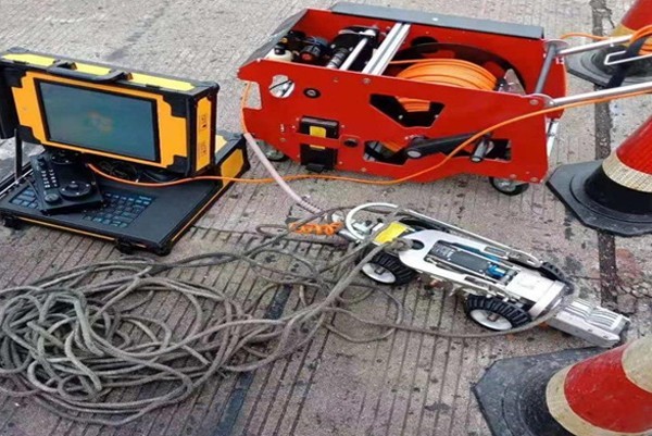 清新CCTV管道检测机器人